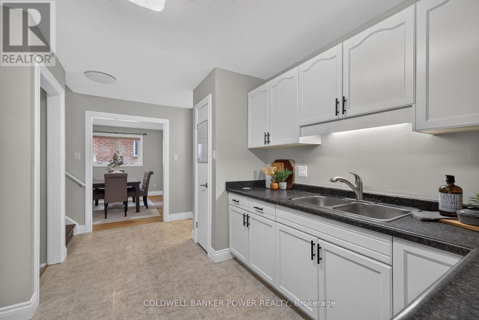 39 SHEPHERD AVENUE - 13