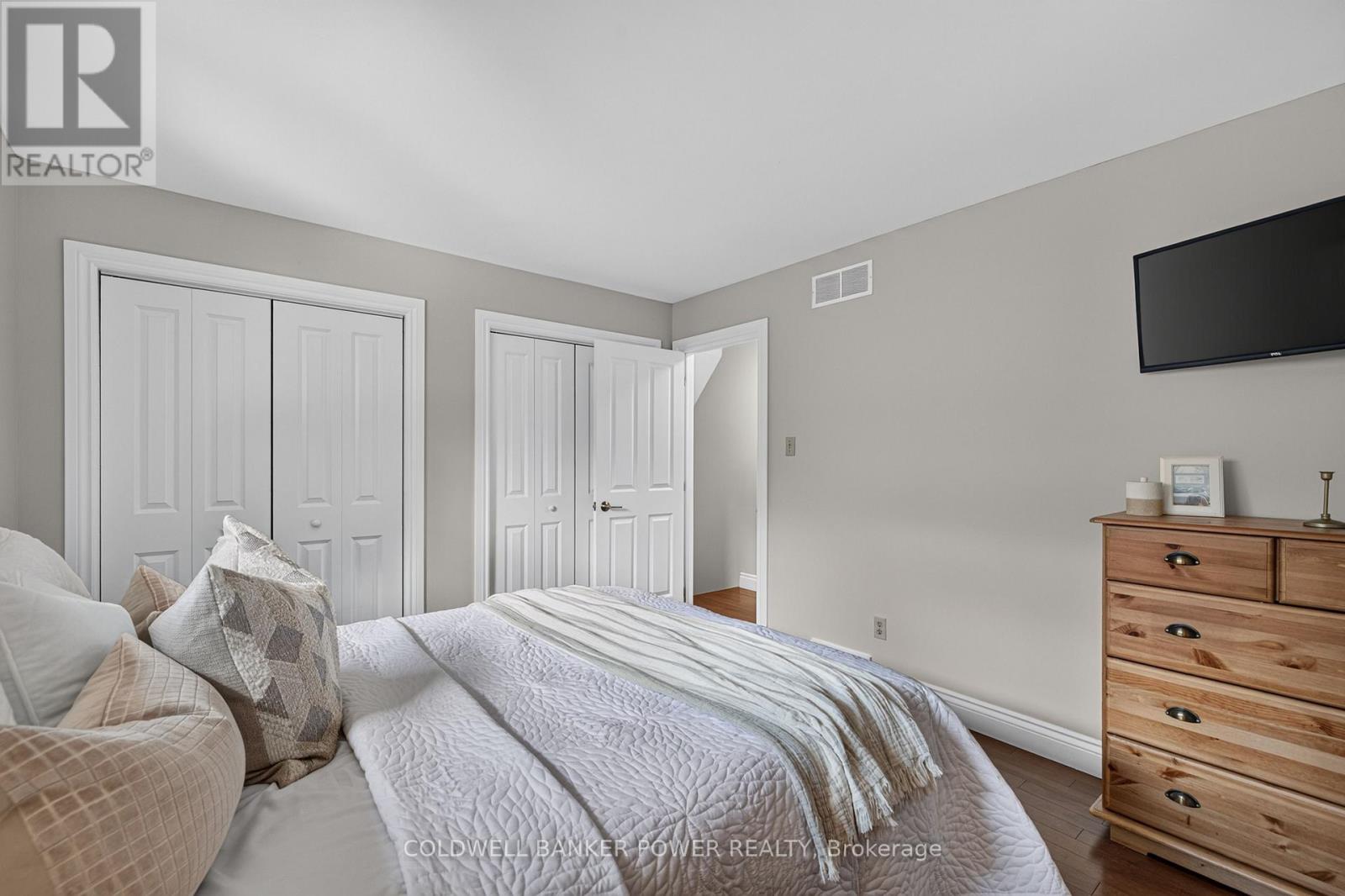 39 SHEPHERD AVENUE - 19
