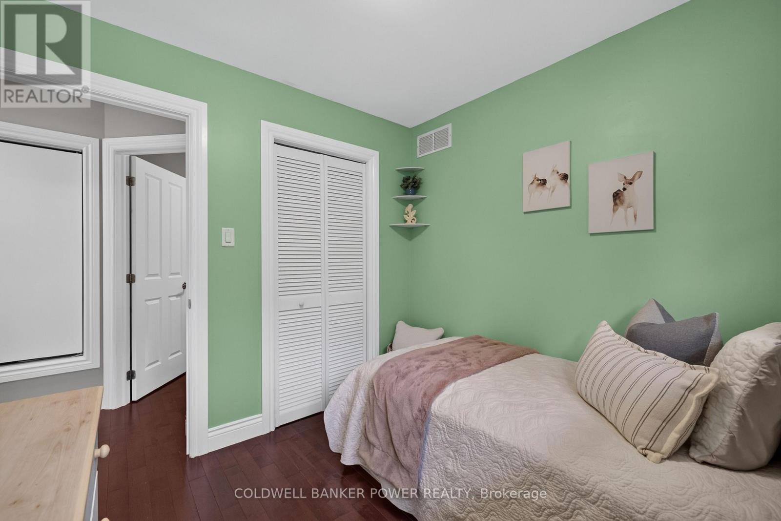 39 SHEPHERD AVENUE - 22