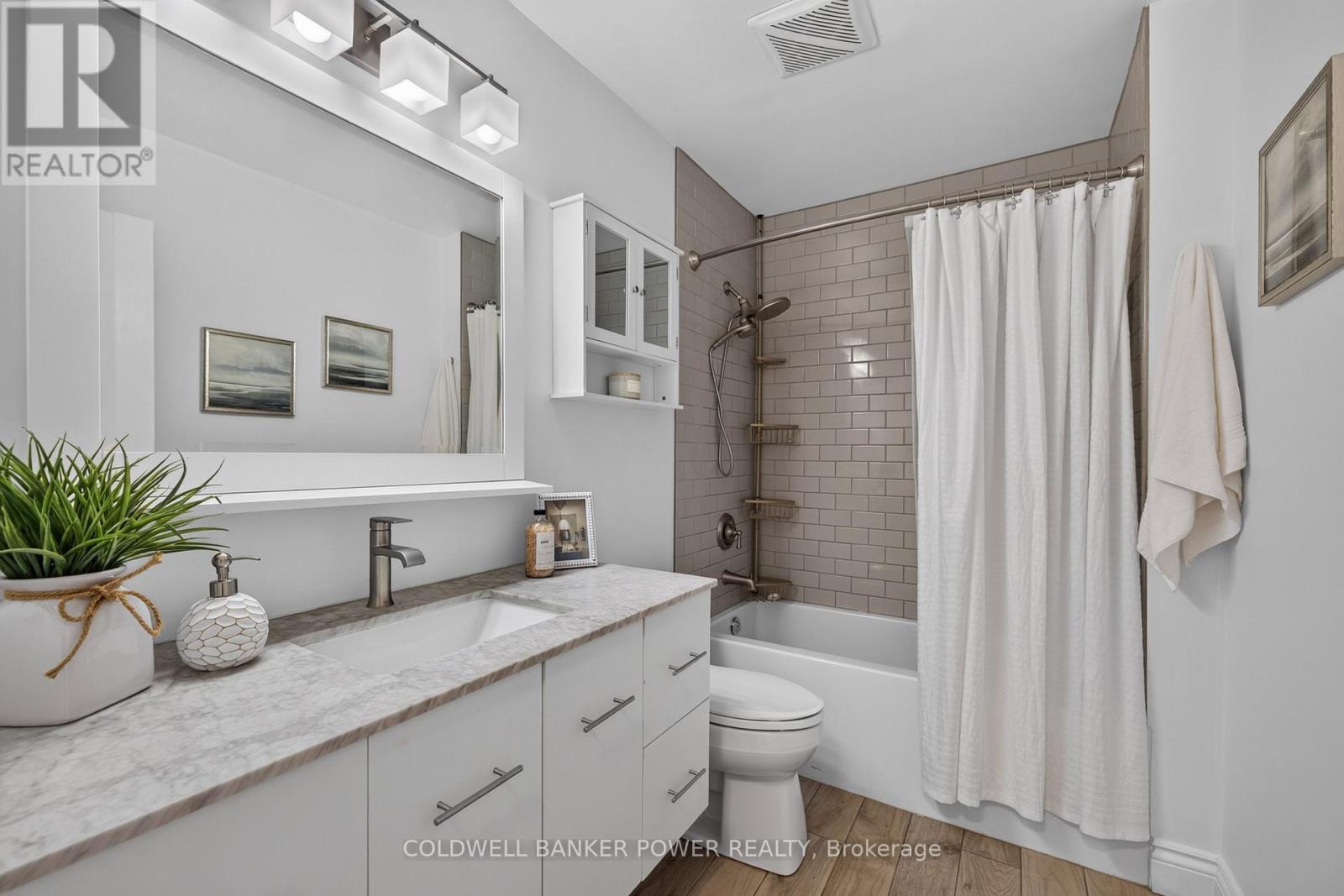 39 SHEPHERD AVENUE - 25