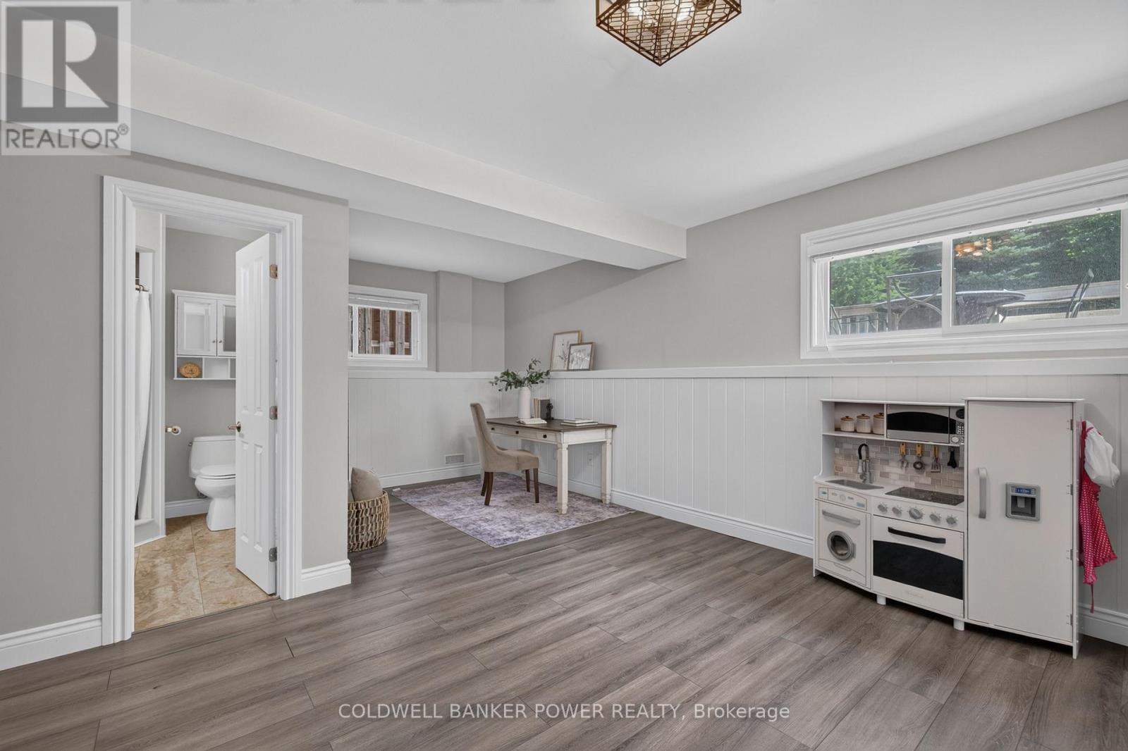 39 SHEPHERD AVENUE - 29