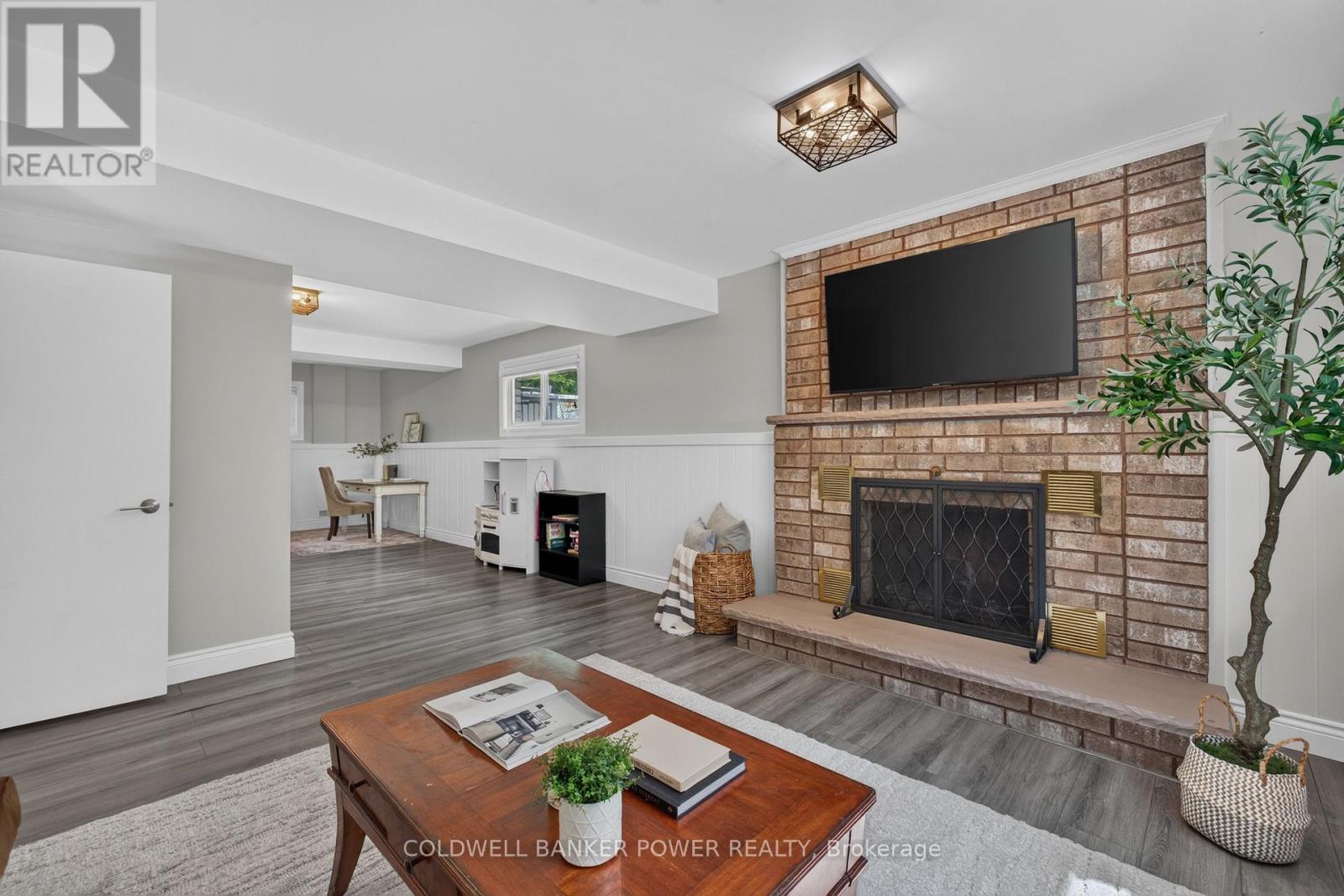 39 SHEPHERD AVENUE - 33