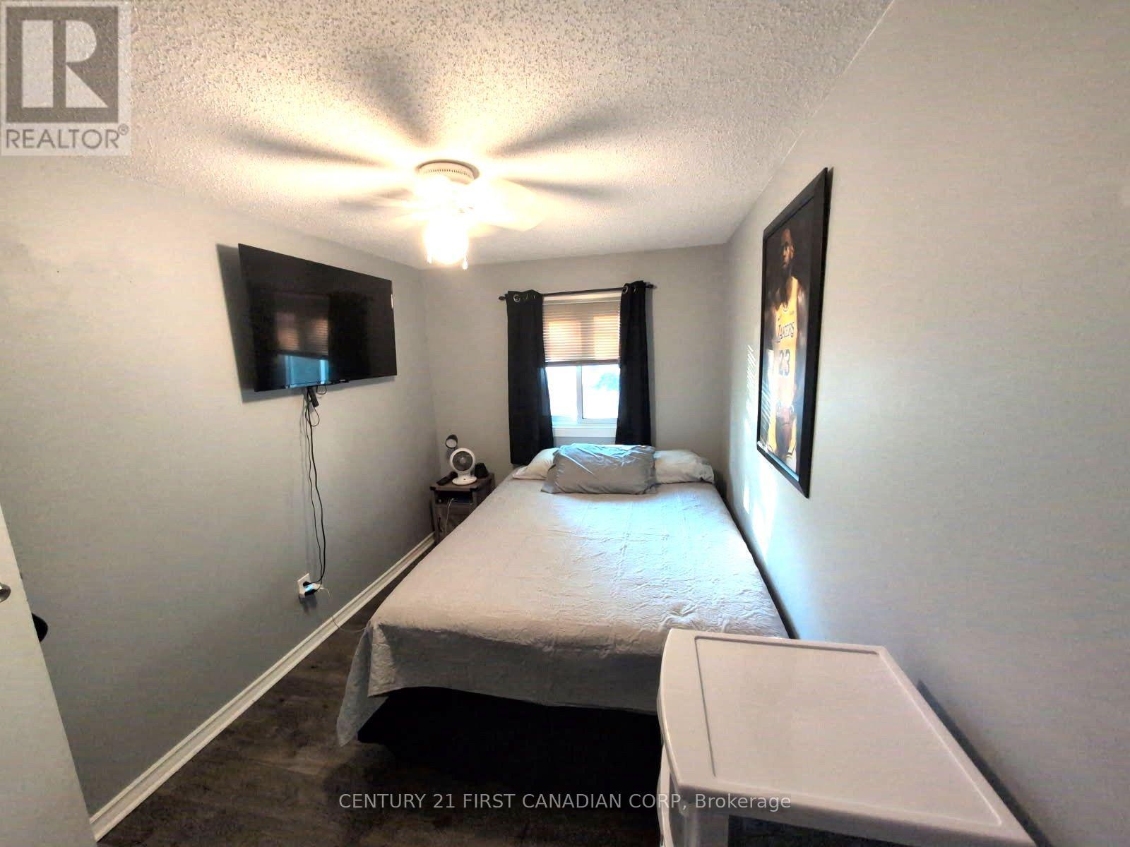 #49 110 DEVERON CRESCENT - 11