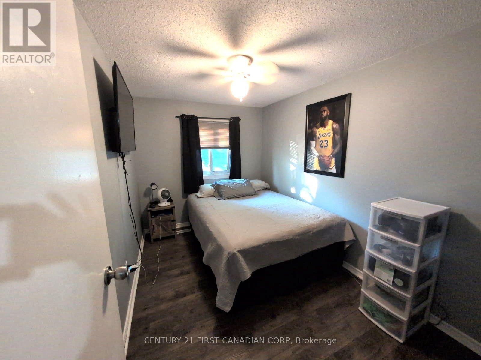 #49 110 DEVERON CRESCENT - 12