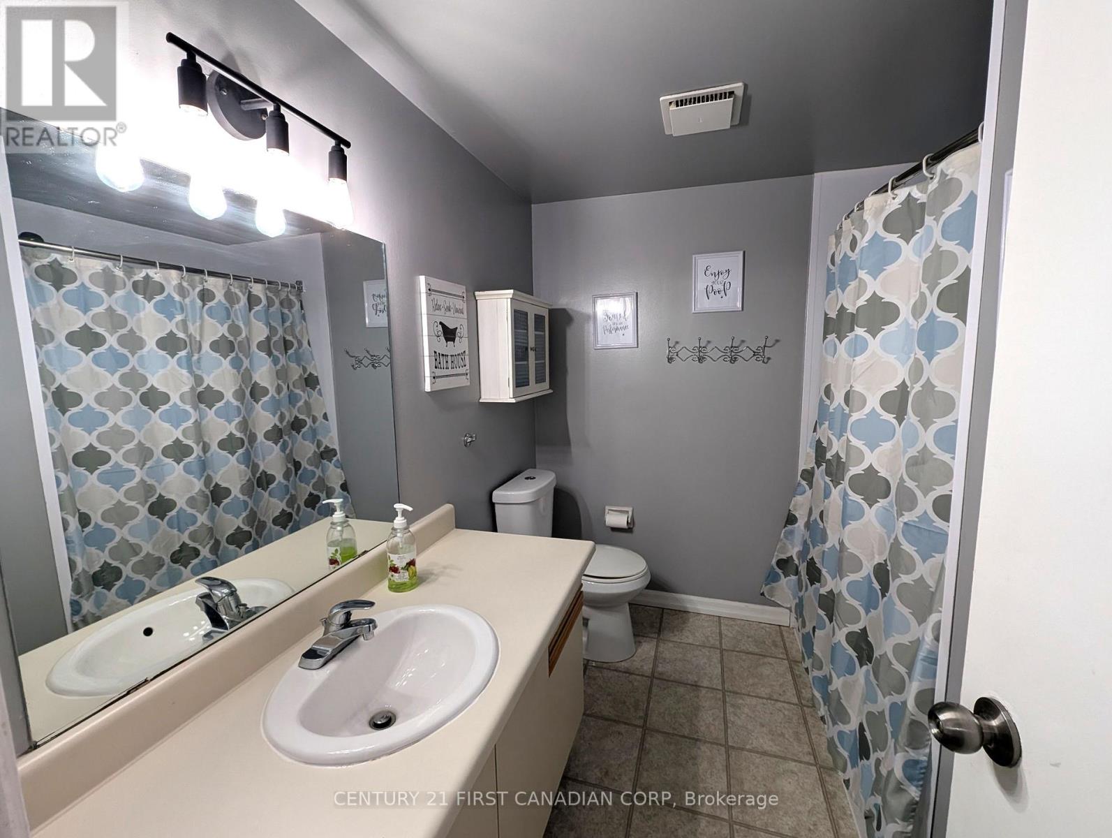 #49 110 DEVERON CRESCENT - 13