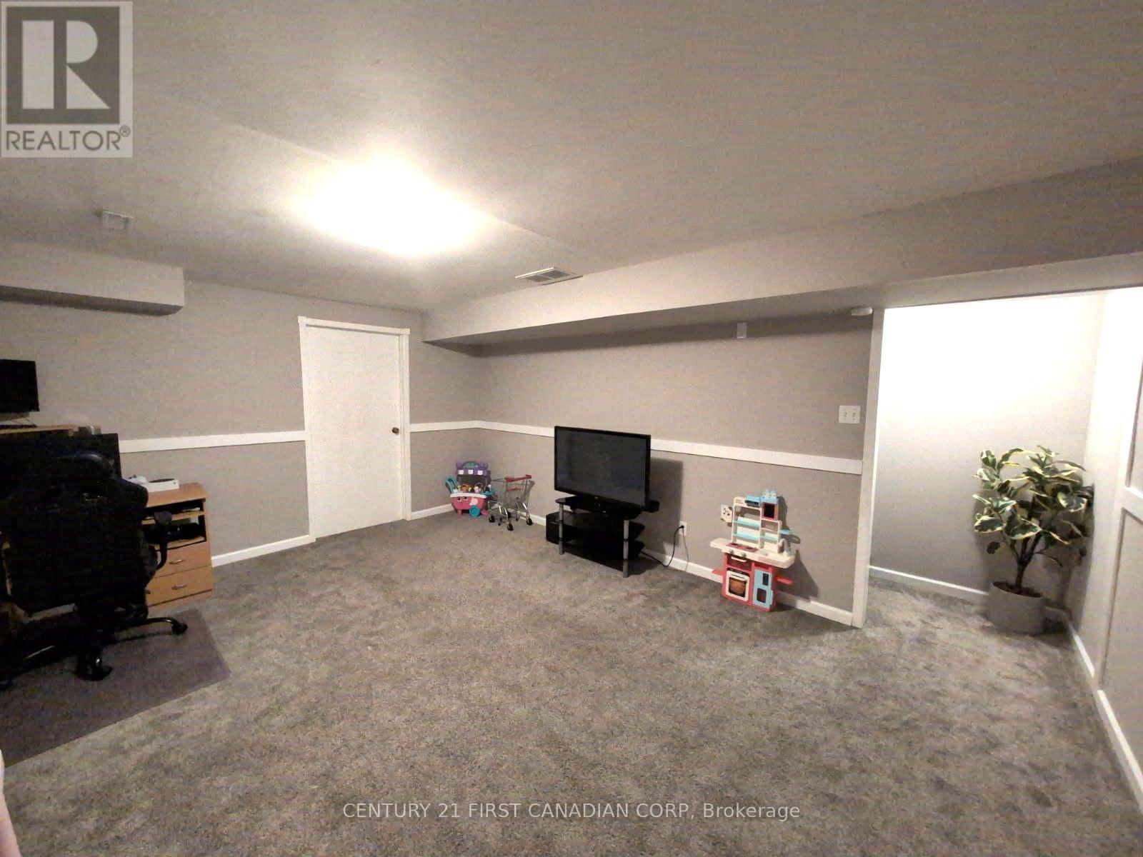 #49 110 DEVERON CRESCENT - 17