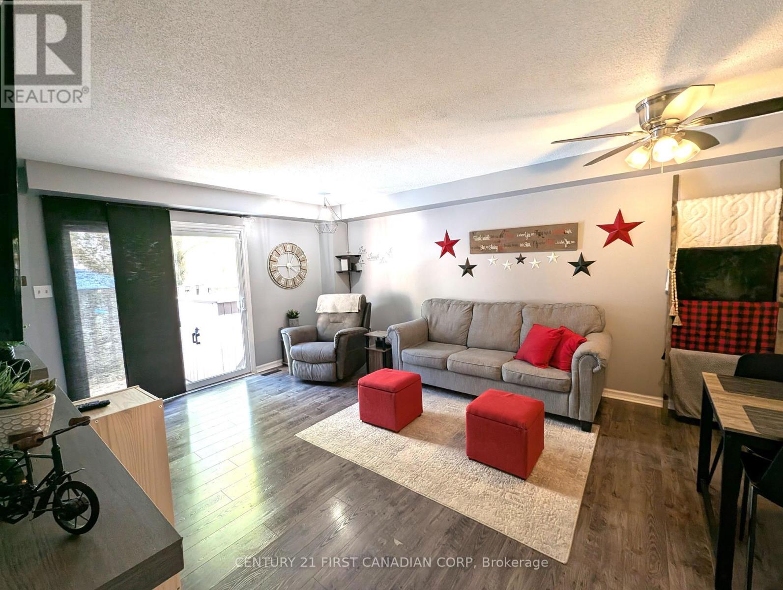 #49 110 DEVERON CRESCENT - 2