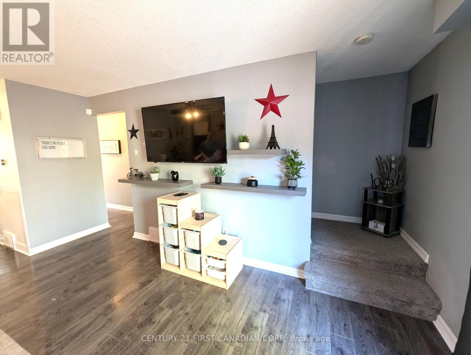 #49 110 DEVERON CRESCENT - 3
