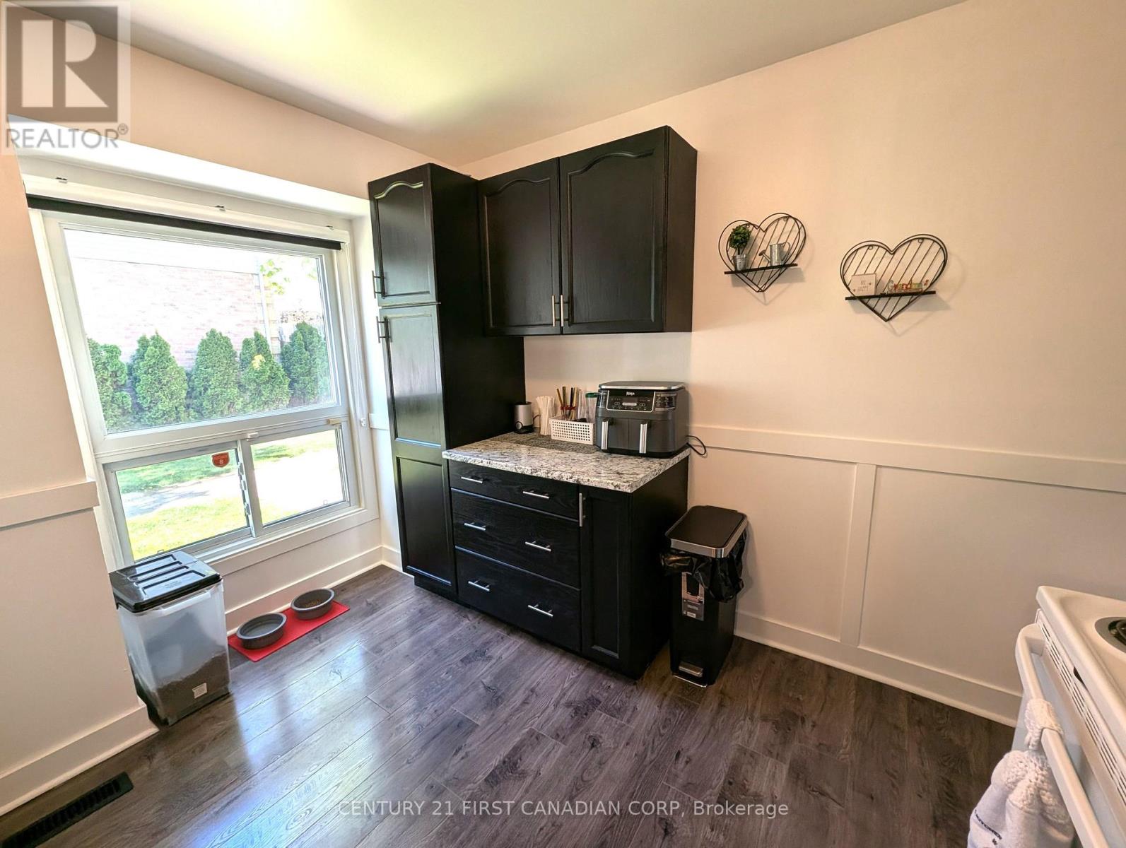 #49 110 DEVERON CRESCENT - 7