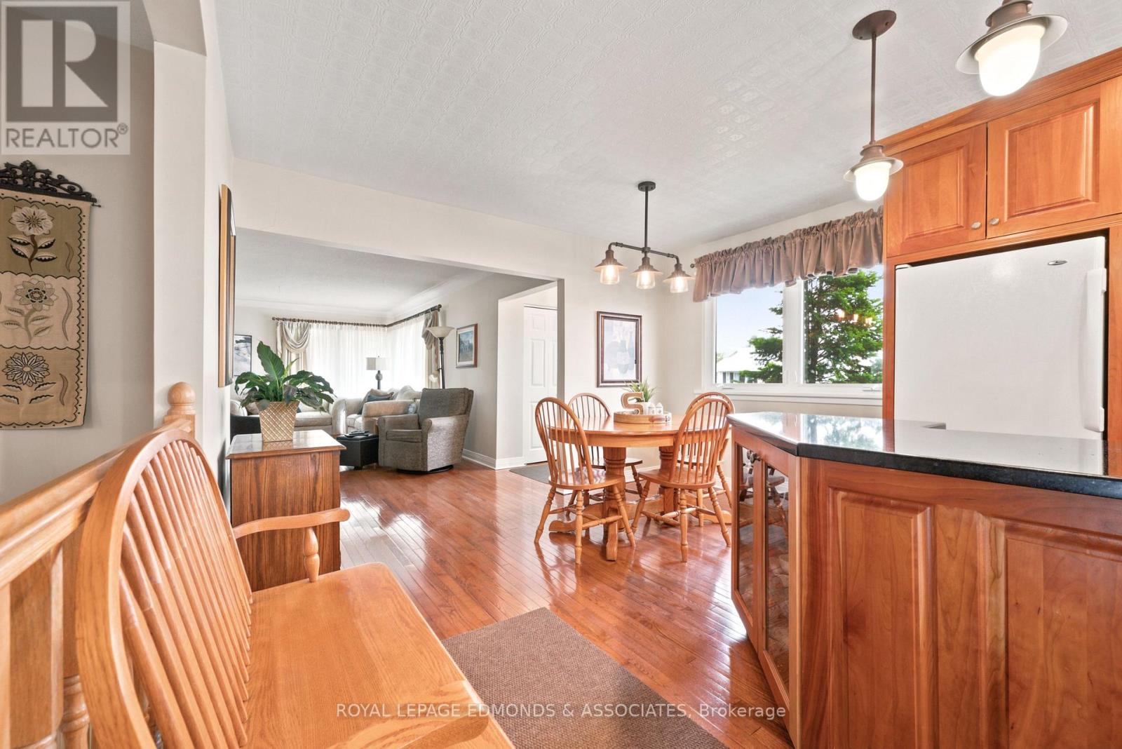 532 HERBERT STREET, Ottawa. Luxury613. By Peter Sagos - Image 11