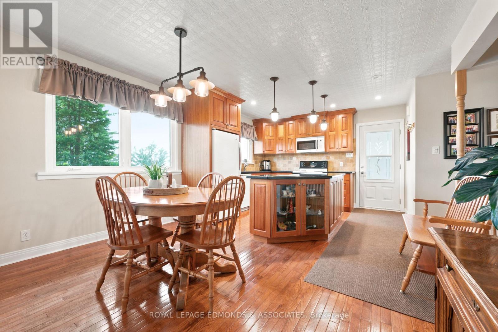 532 HERBERT STREET, Ottawa. Luxury613. By Peter Sagos - Image 12