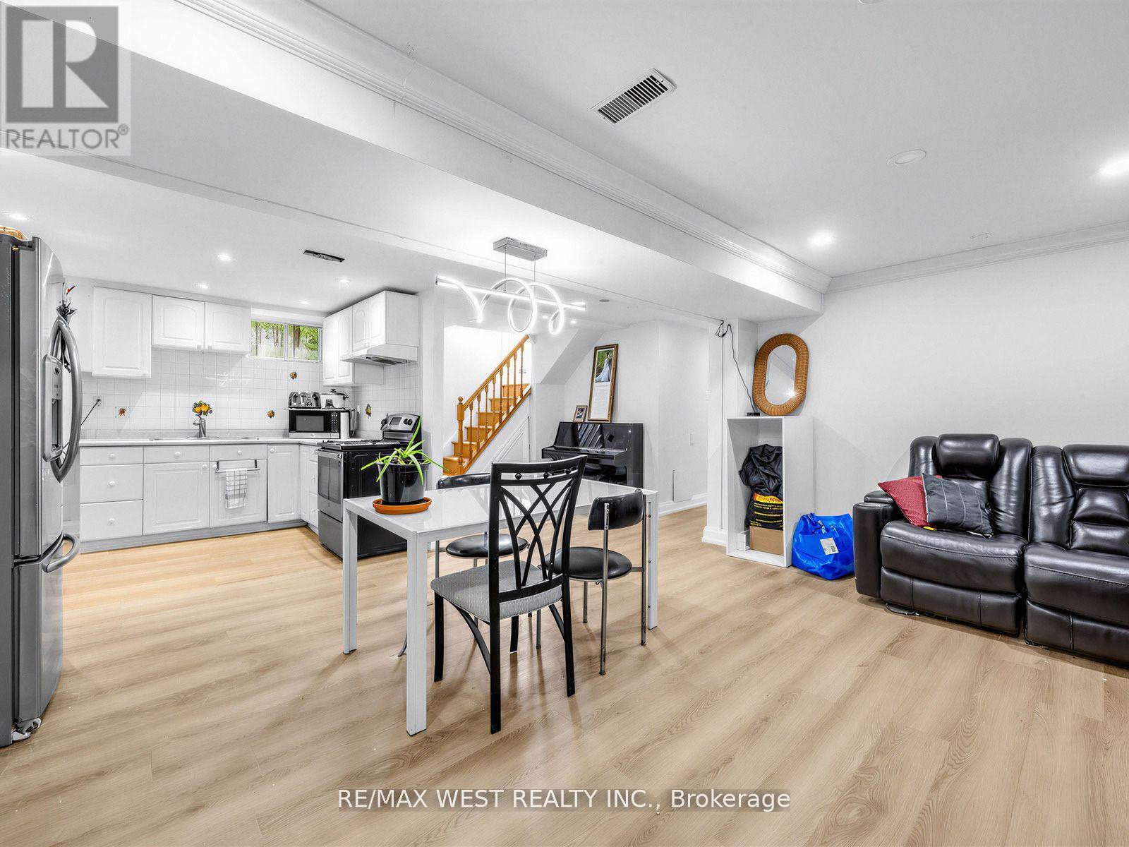 578 BELLAMY ROAD N - 13