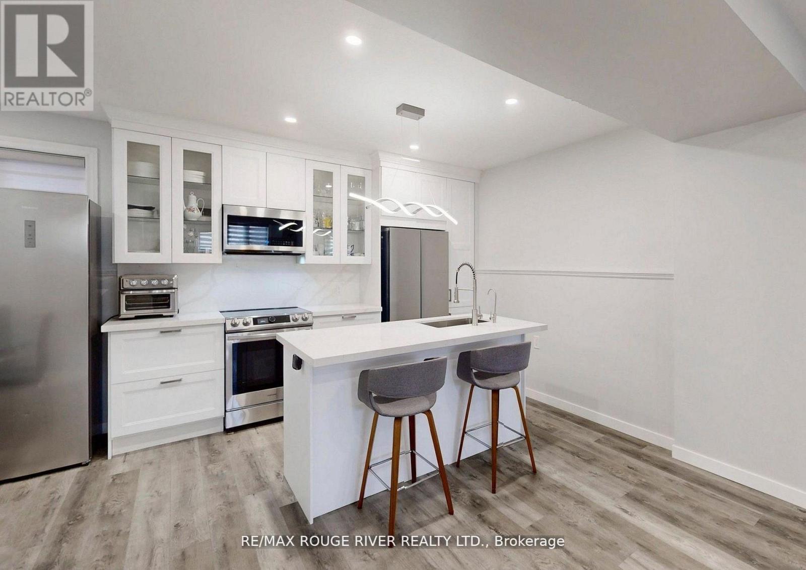 247 BEAVER STREET N - Image 33