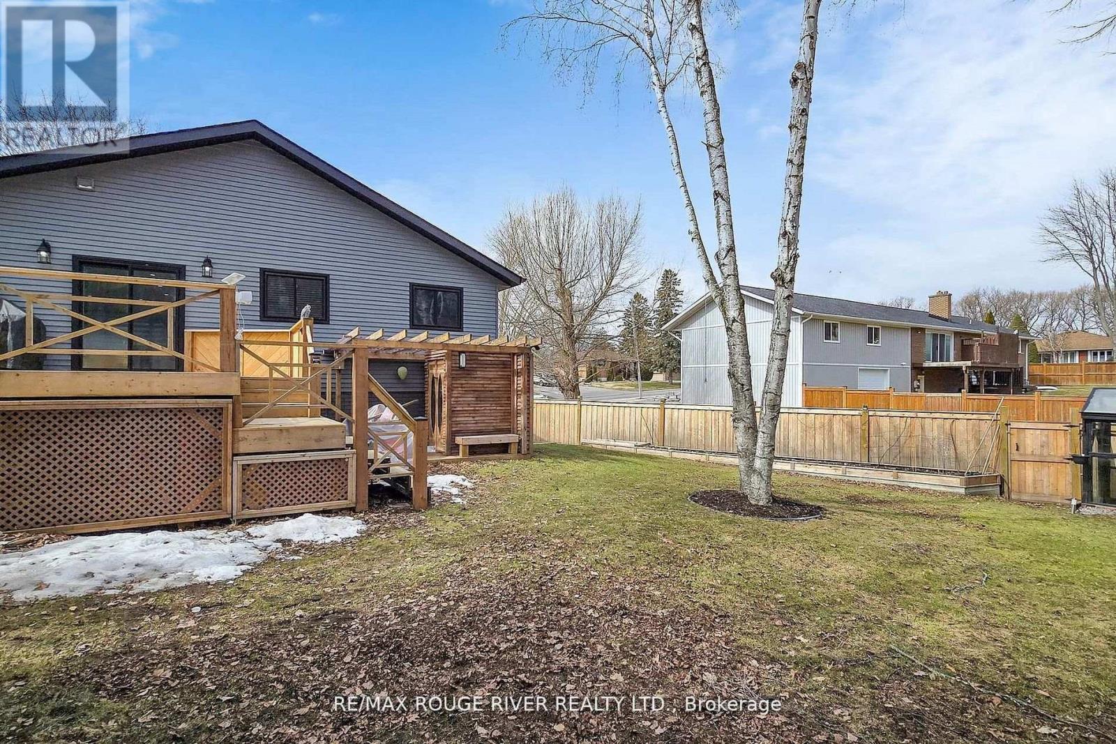 247 BEAVER STREET N - Image 44