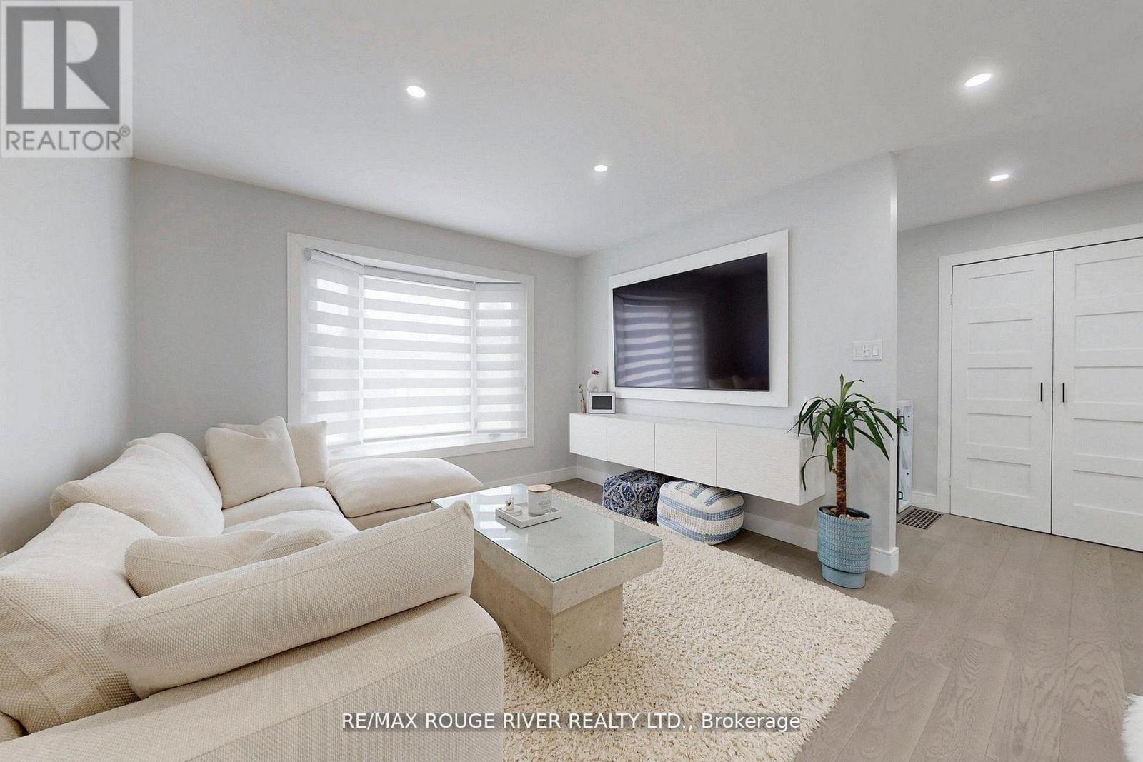 247 BEAVER STREET N - Image 7