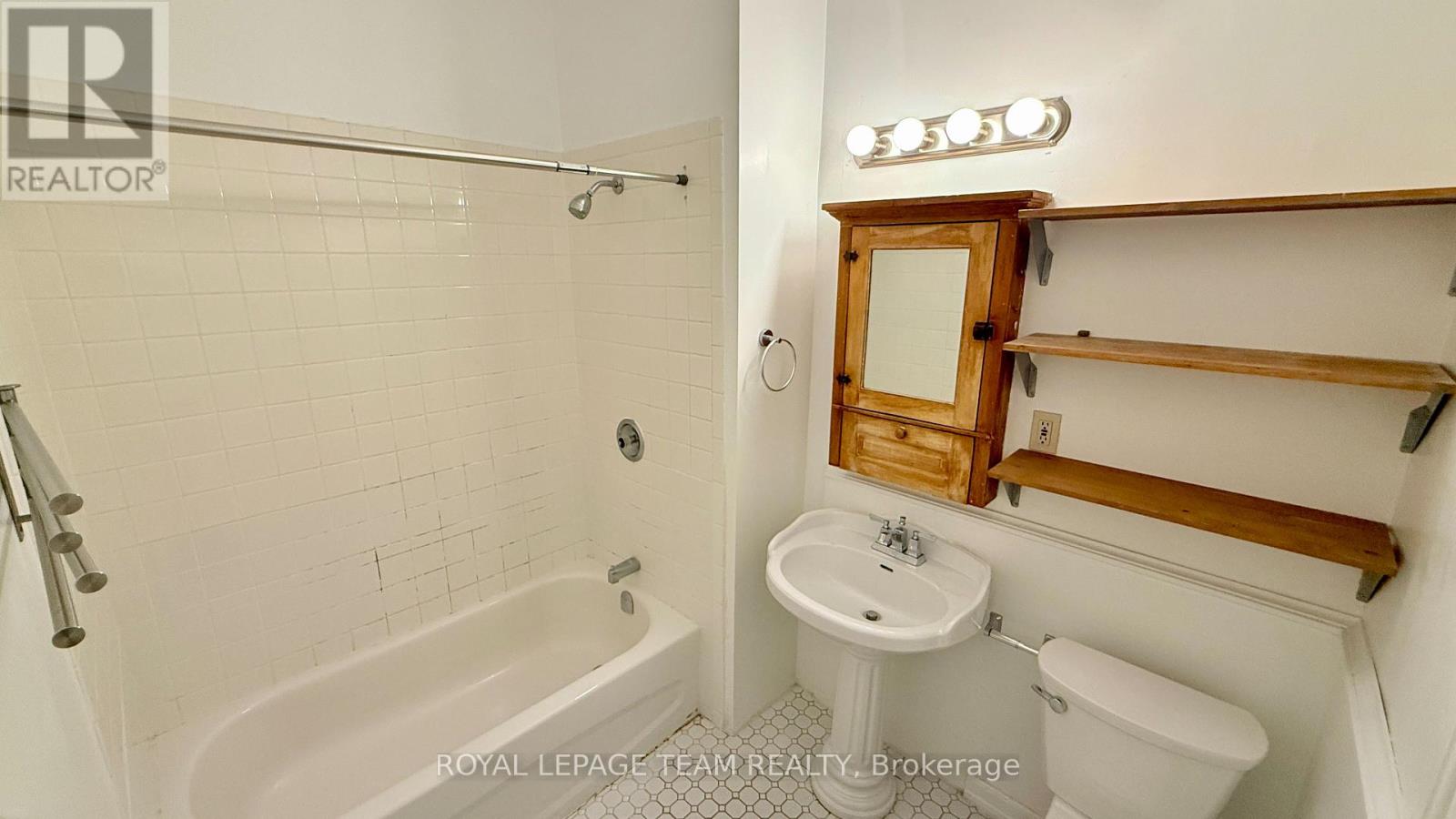 Two Bedroom for Rent in Ottawa – 2 – 14 GALT STREET, Ottawa – By Peter Sagos - Image 13