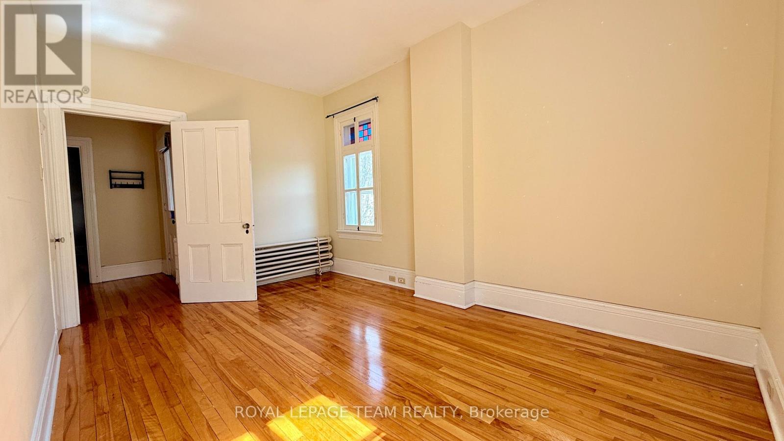 Two Bedroom for Rent in Ottawa – 2 – 14 GALT STREET, Ottawa – By Peter Sagos - Image 9