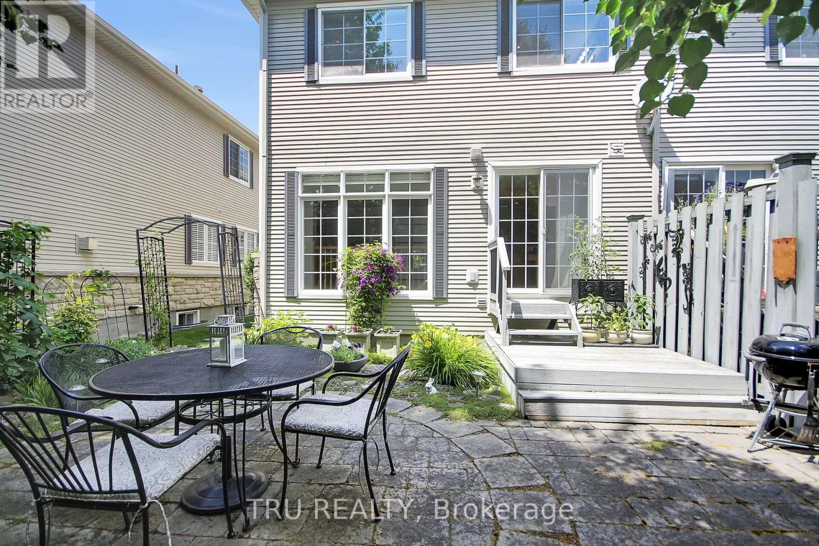 House for Rent in Ottawa – 109 BRADDOCK PRIVATE, Ottawa – By Peter Sagos - Image 41
