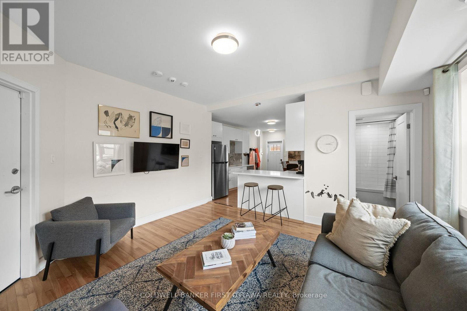 One Bedroom for Rent in Ottawa – 72 ST. ANDREW STREET, Ottawa – By Peter Sagos - Image 9