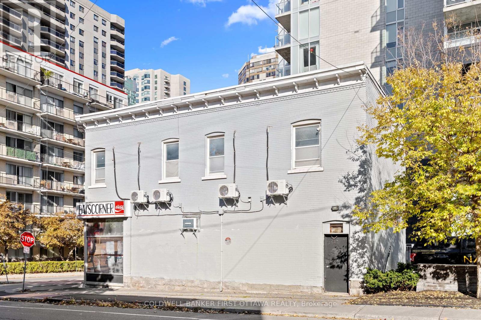 Studio for Rent in Ottawa – 245 BAY STREET, Ottawa – By Peter Sagos - Image 2