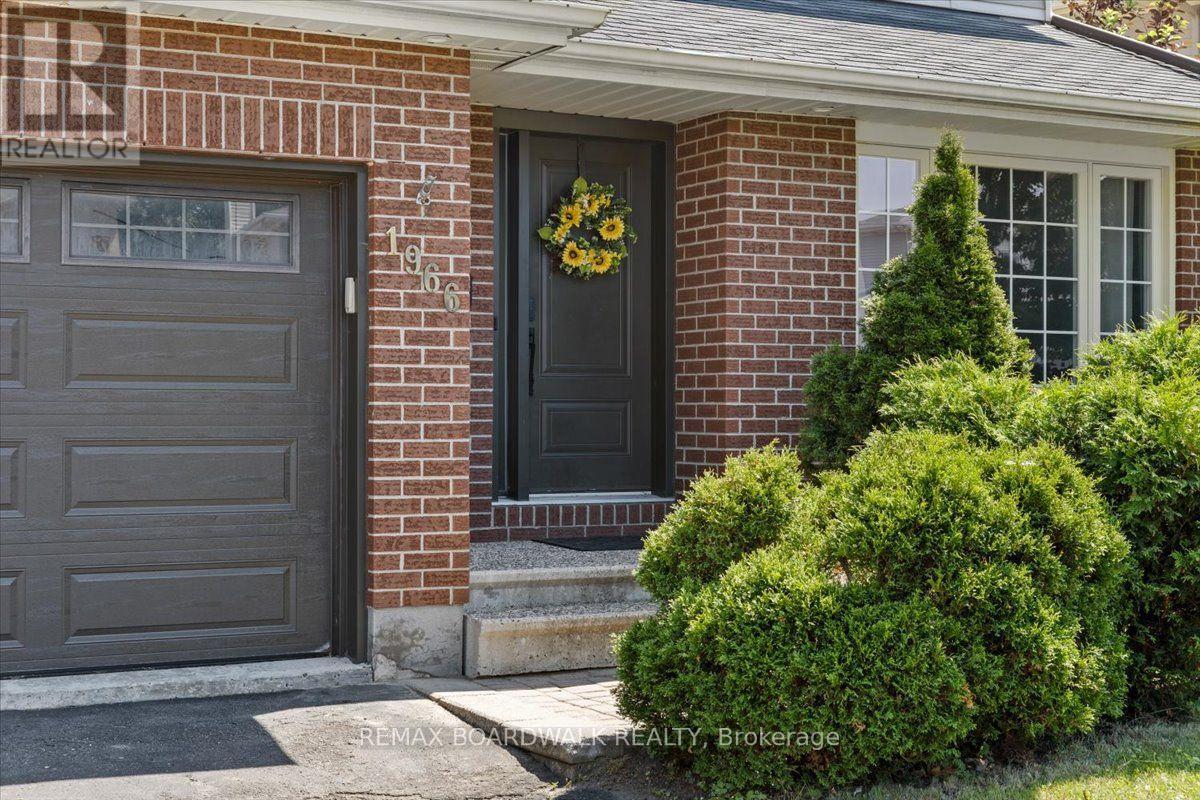 House for Rent in Ottawa – 1966 BOAKE STREET, Ottawa – By Peter Sagos - Image 2