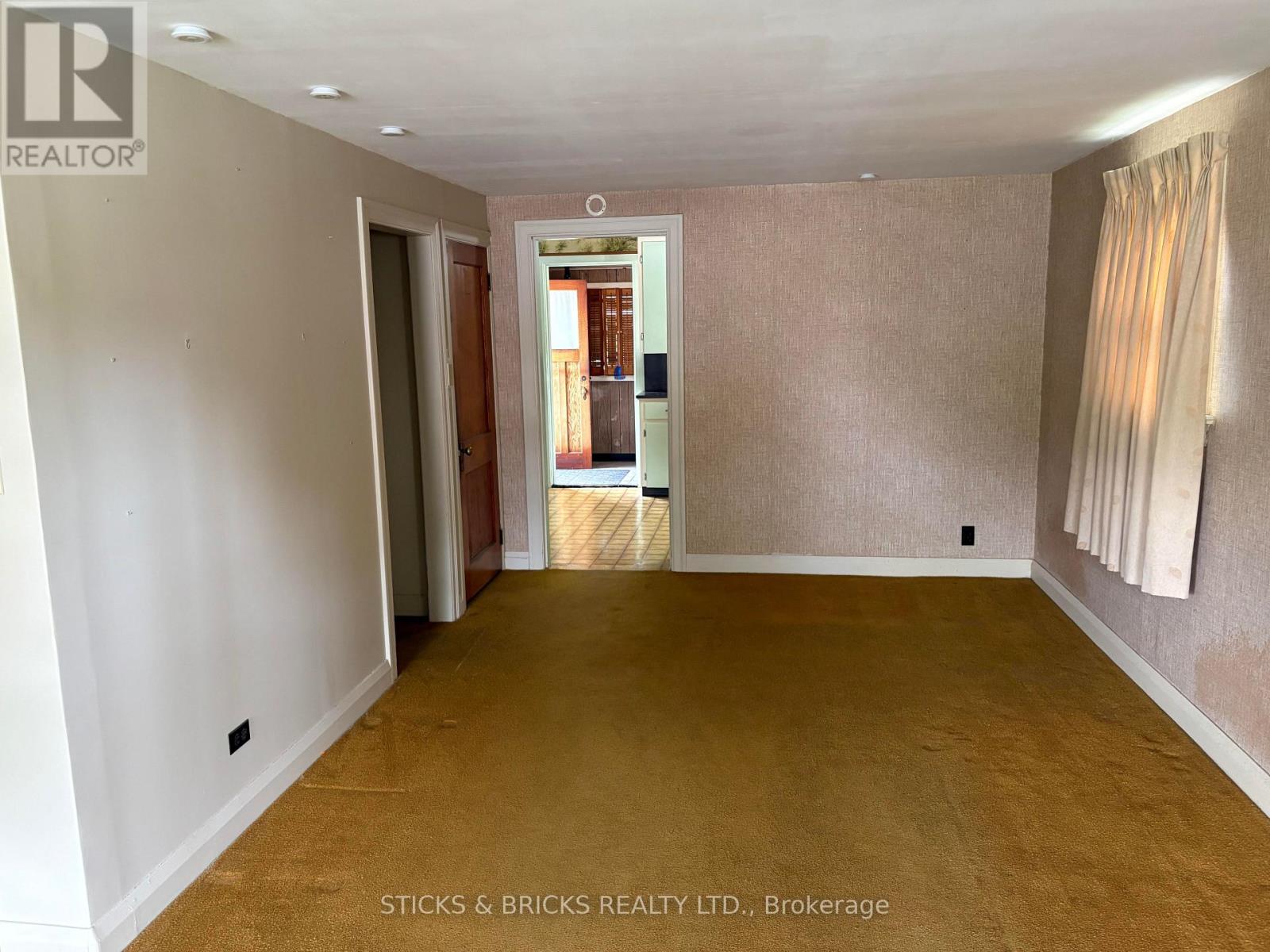 3826 WELLAND STREET - 14