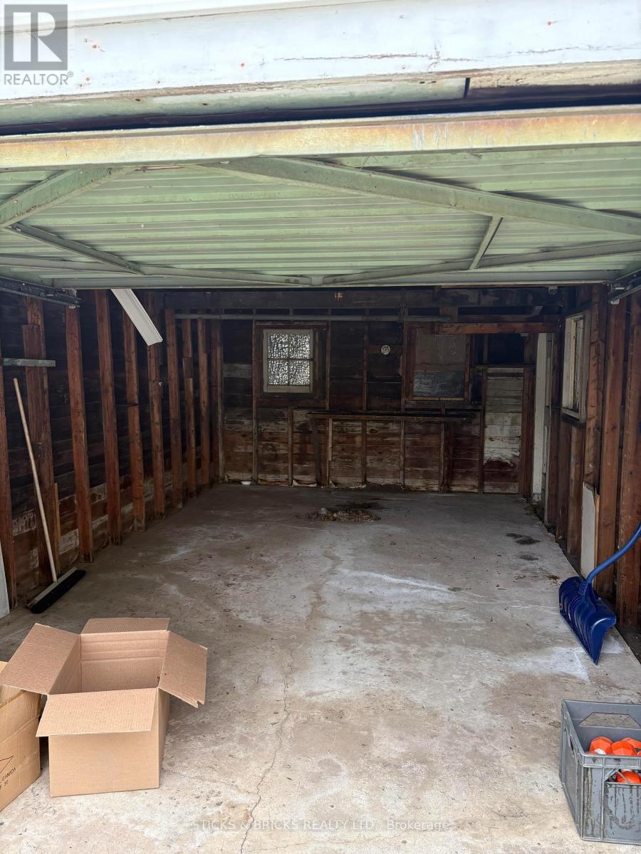 3826 WELLAND STREET - 3