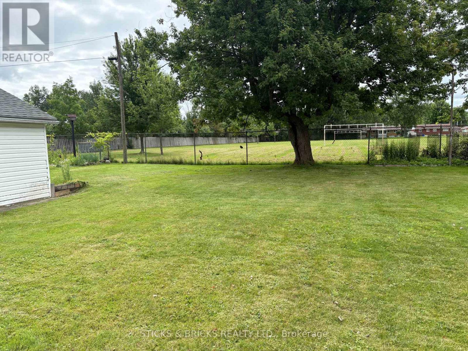 3826 WELLAND STREET - 5