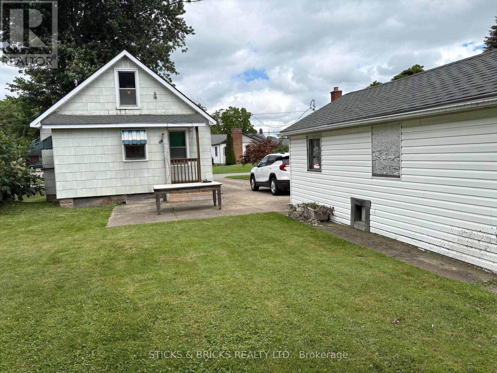 3826 WELLAND STREET - 6