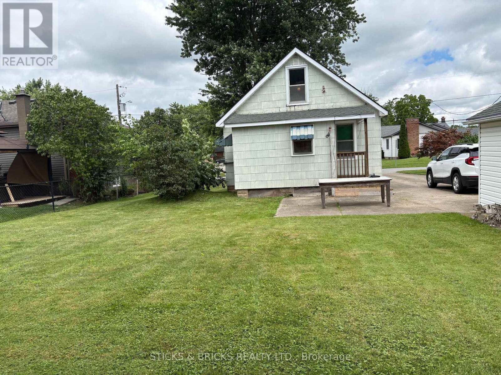 3826 WELLAND STREET - 7