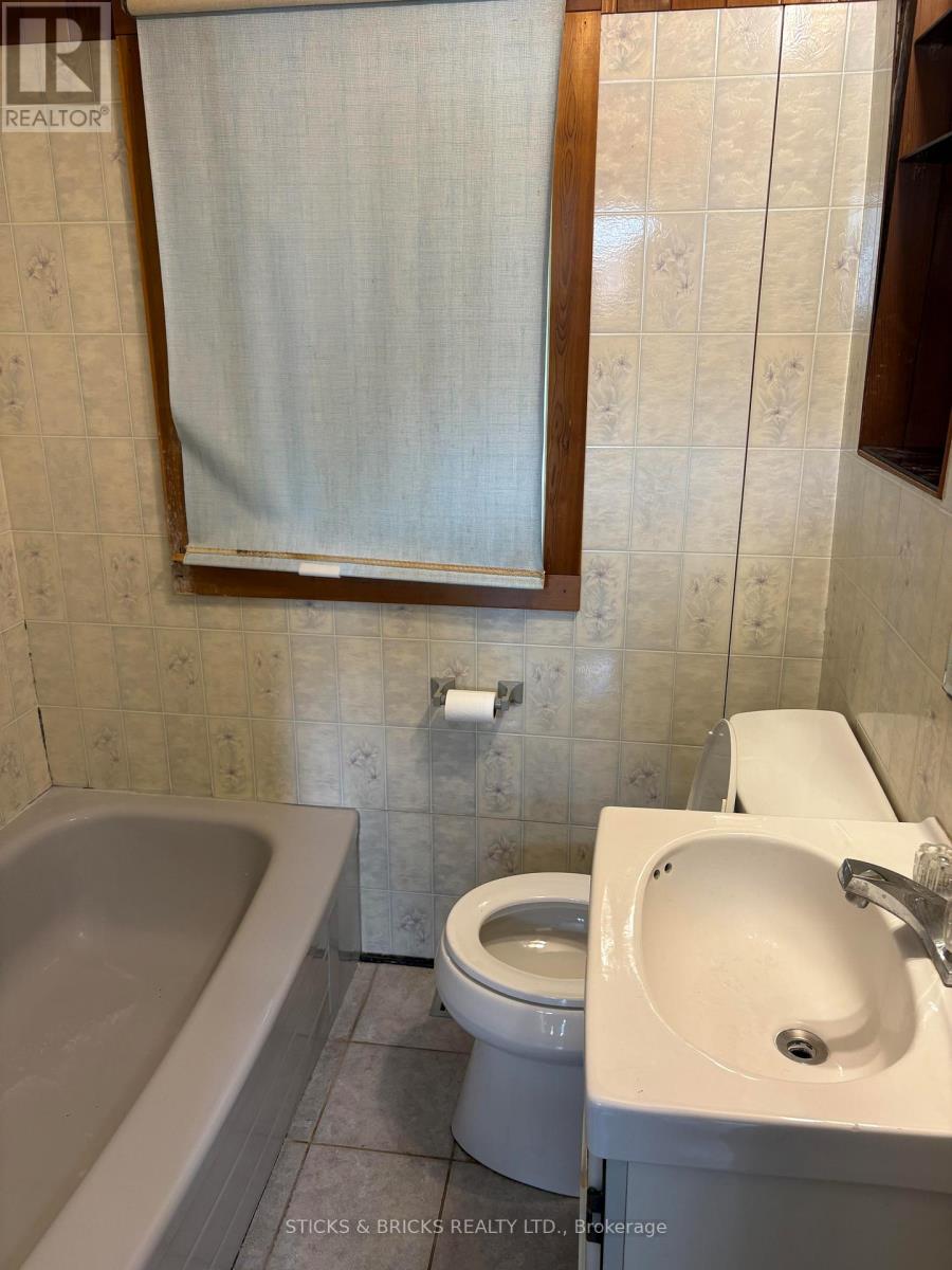3826 WELLAND STREET - 8