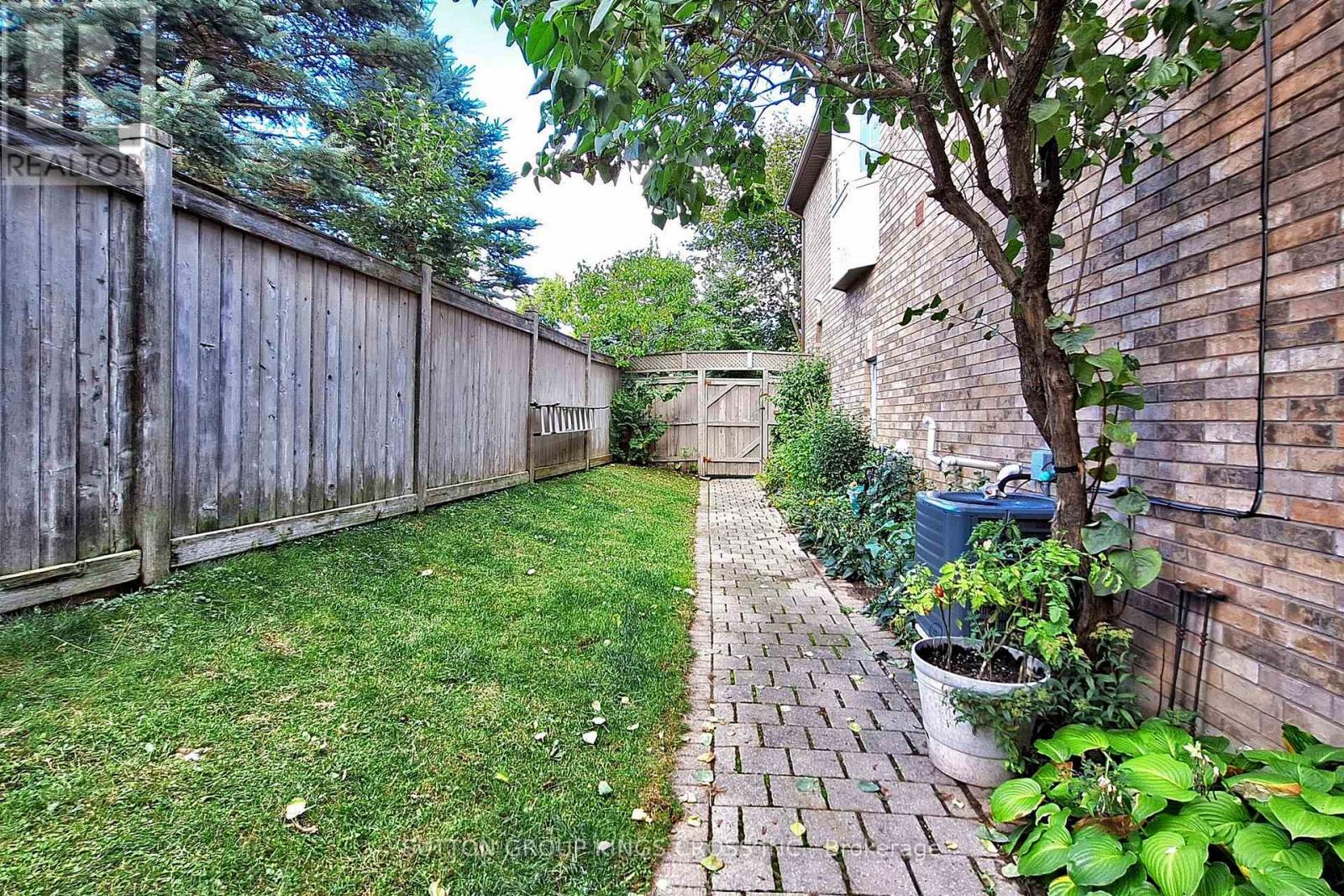 63 MISTLEFLOWER COURT - 17