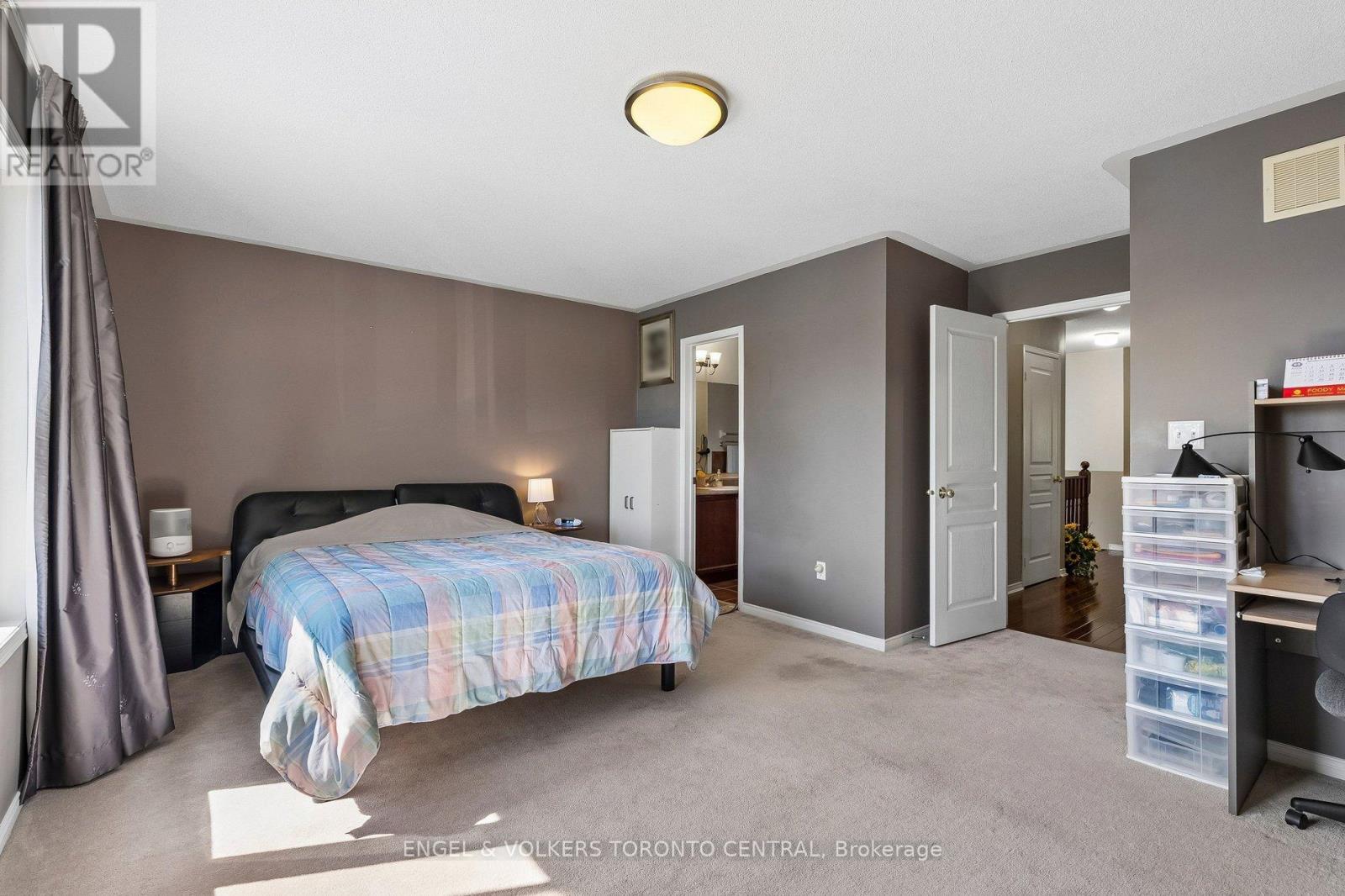 7 ROCK GARDEN STREET - 23