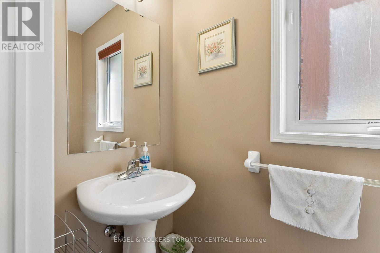 7 ROCK GARDEN STREET - 25