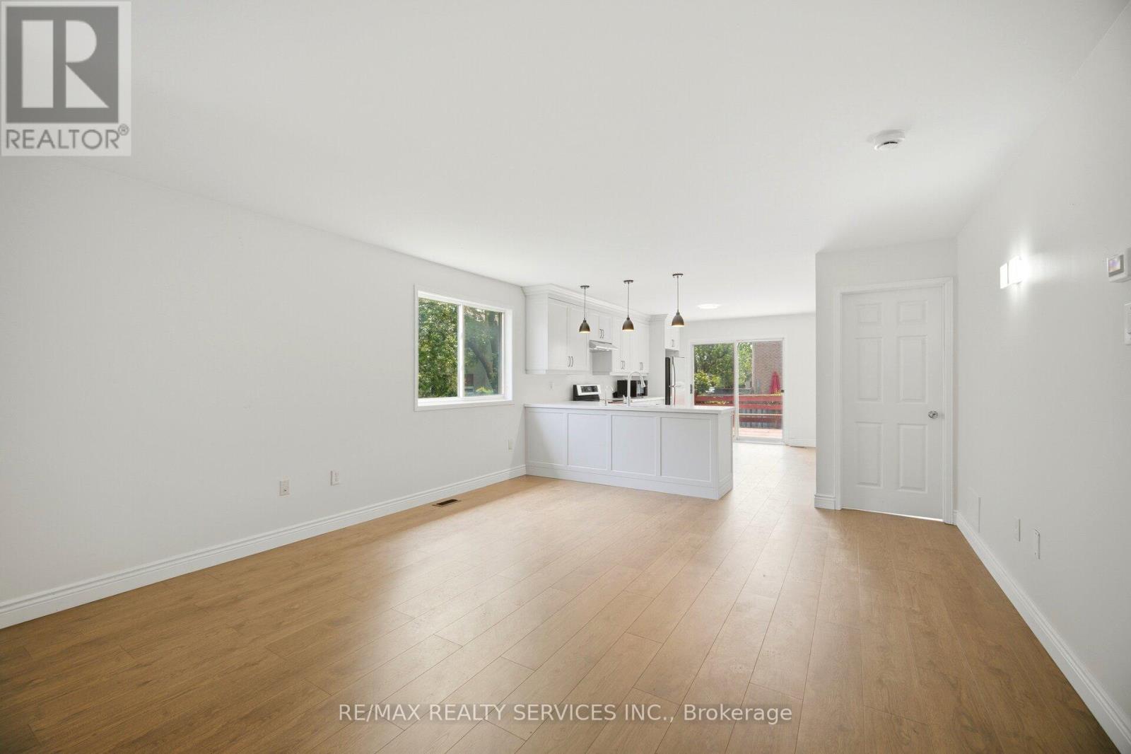 17 SYDENHAM WELLS - 13