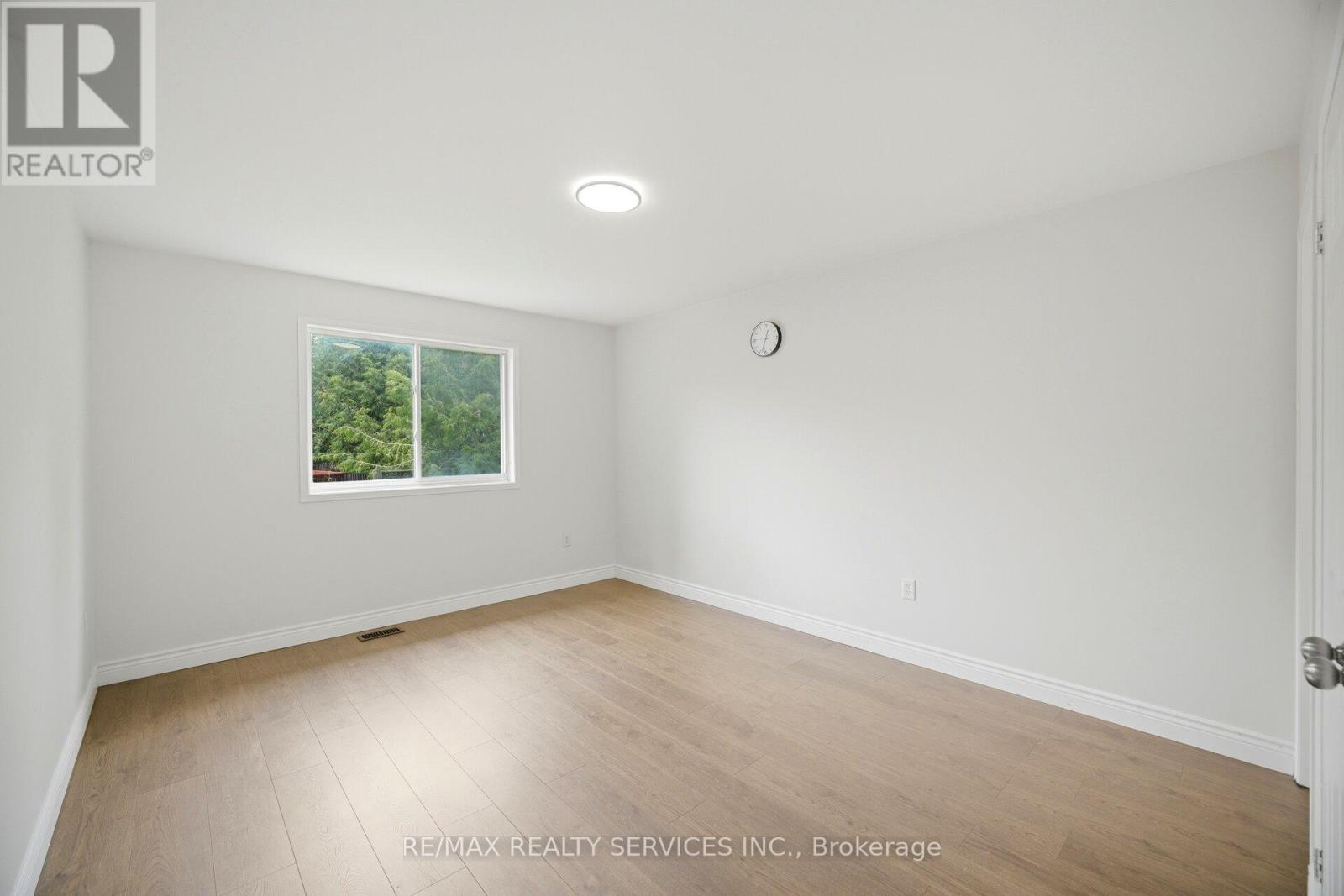 17 SYDENHAM WELLS - 19