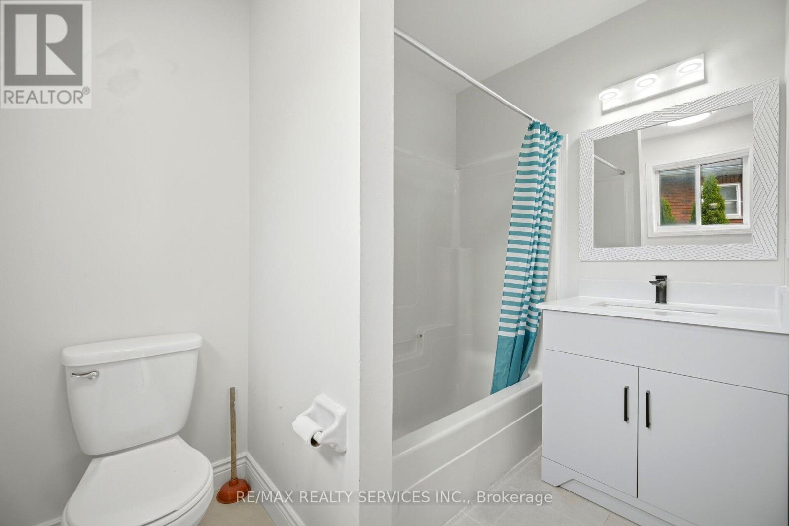 17 SYDENHAM WELLS - 22
