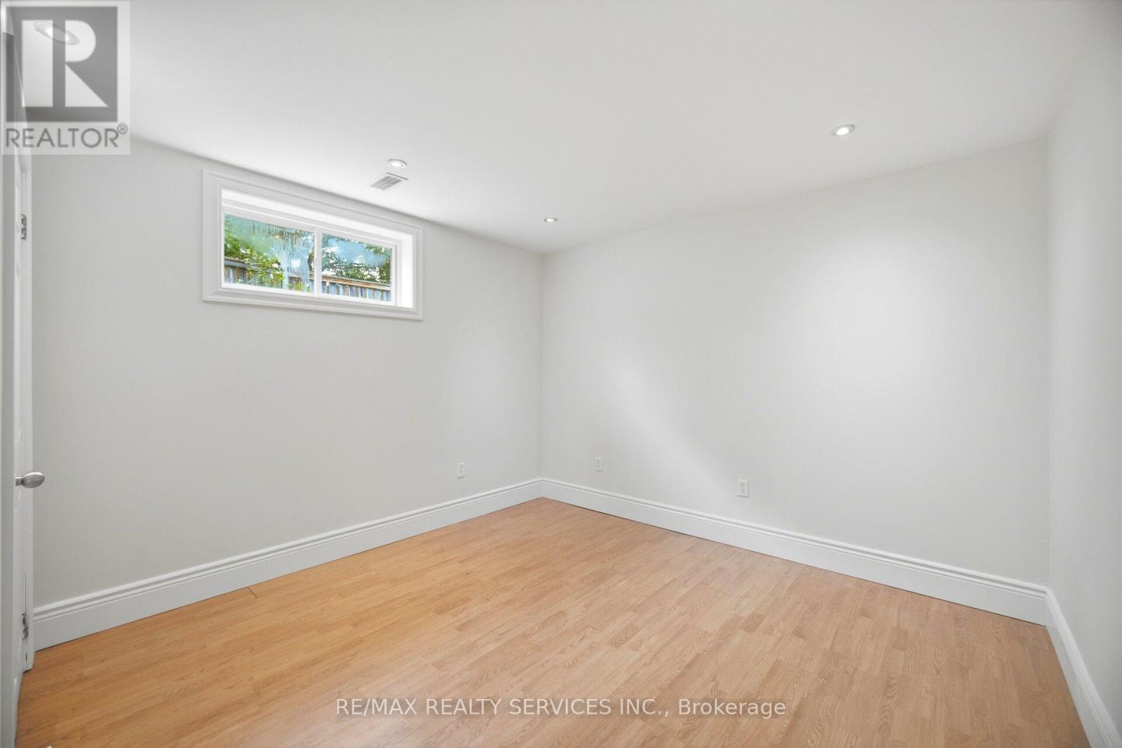 17 SYDENHAM WELLS - 30