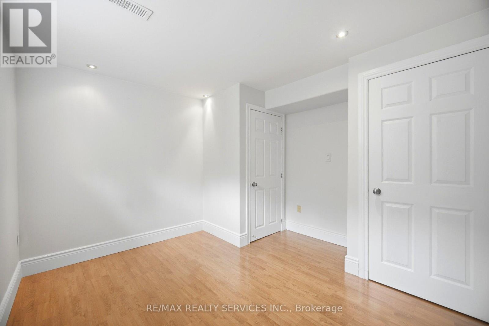 17 SYDENHAM WELLS - 32