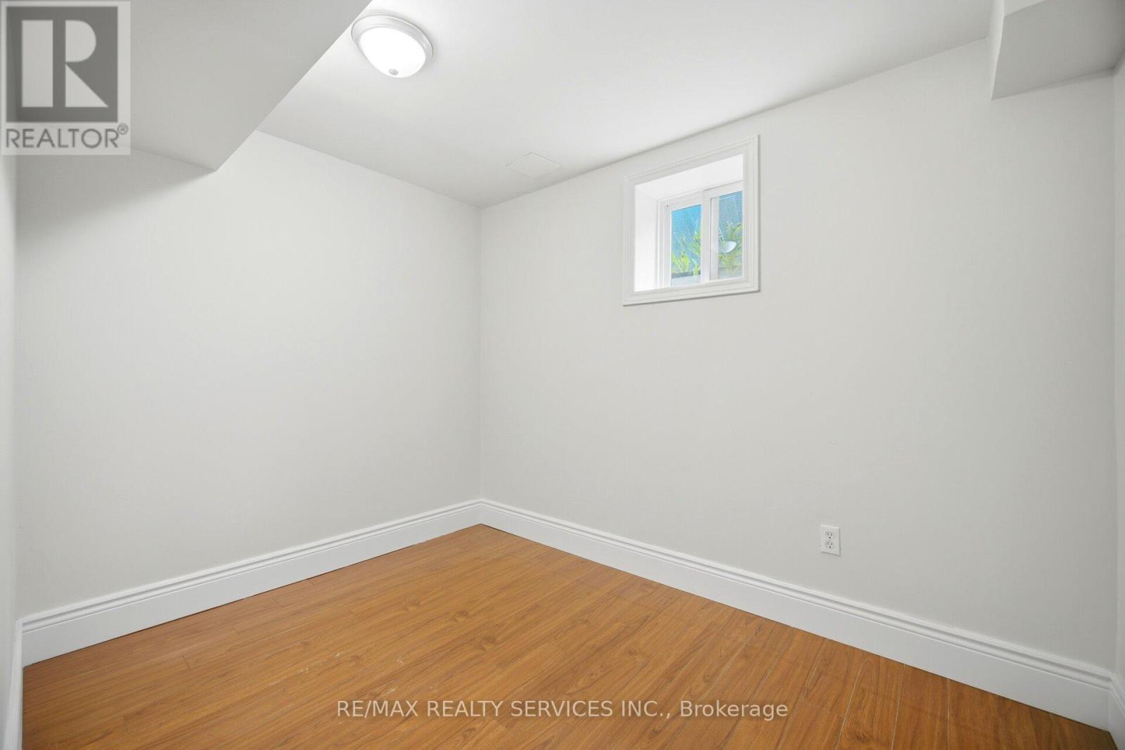 17 SYDENHAM WELLS - 34