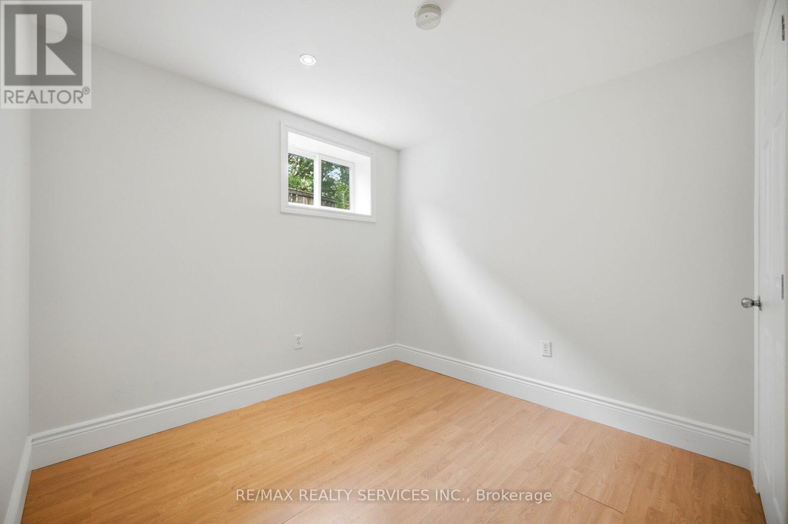17 SYDENHAM WELLS - 36