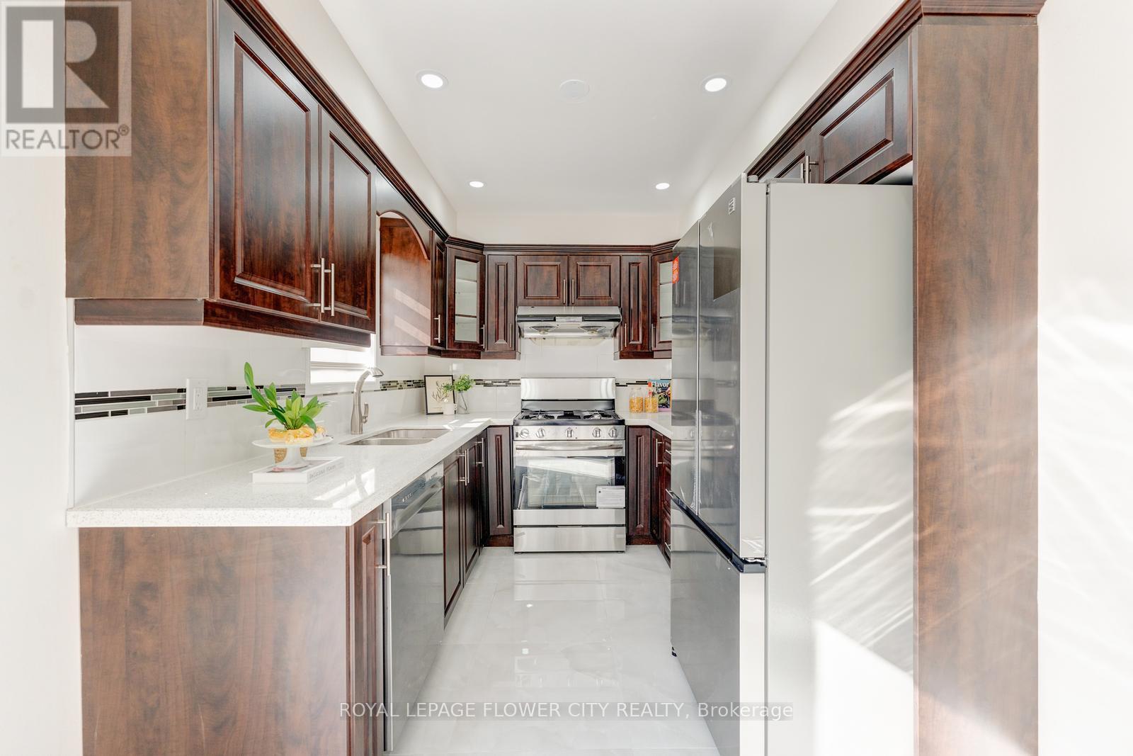 7 PENBRIDGE CIRCLE - 18