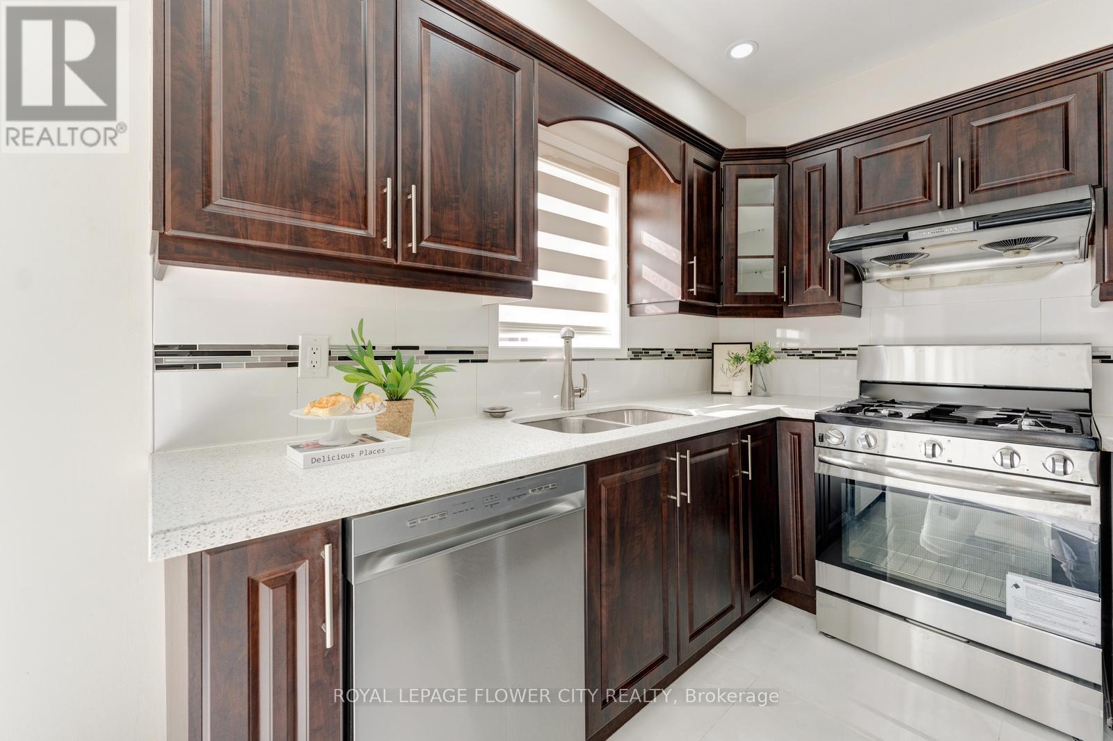 7 PENBRIDGE CIRCLE - 19