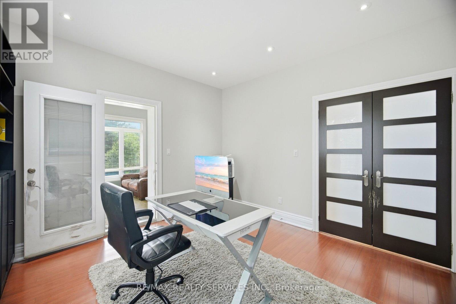 3 VALLEY HILL DRIVE - 23