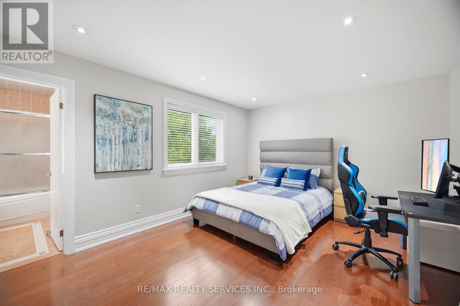 3 VALLEY HILL DRIVE - 32