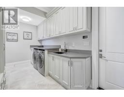484 Avonwood Drive, Mississauga, ON L5G1Y9 Photo 12
