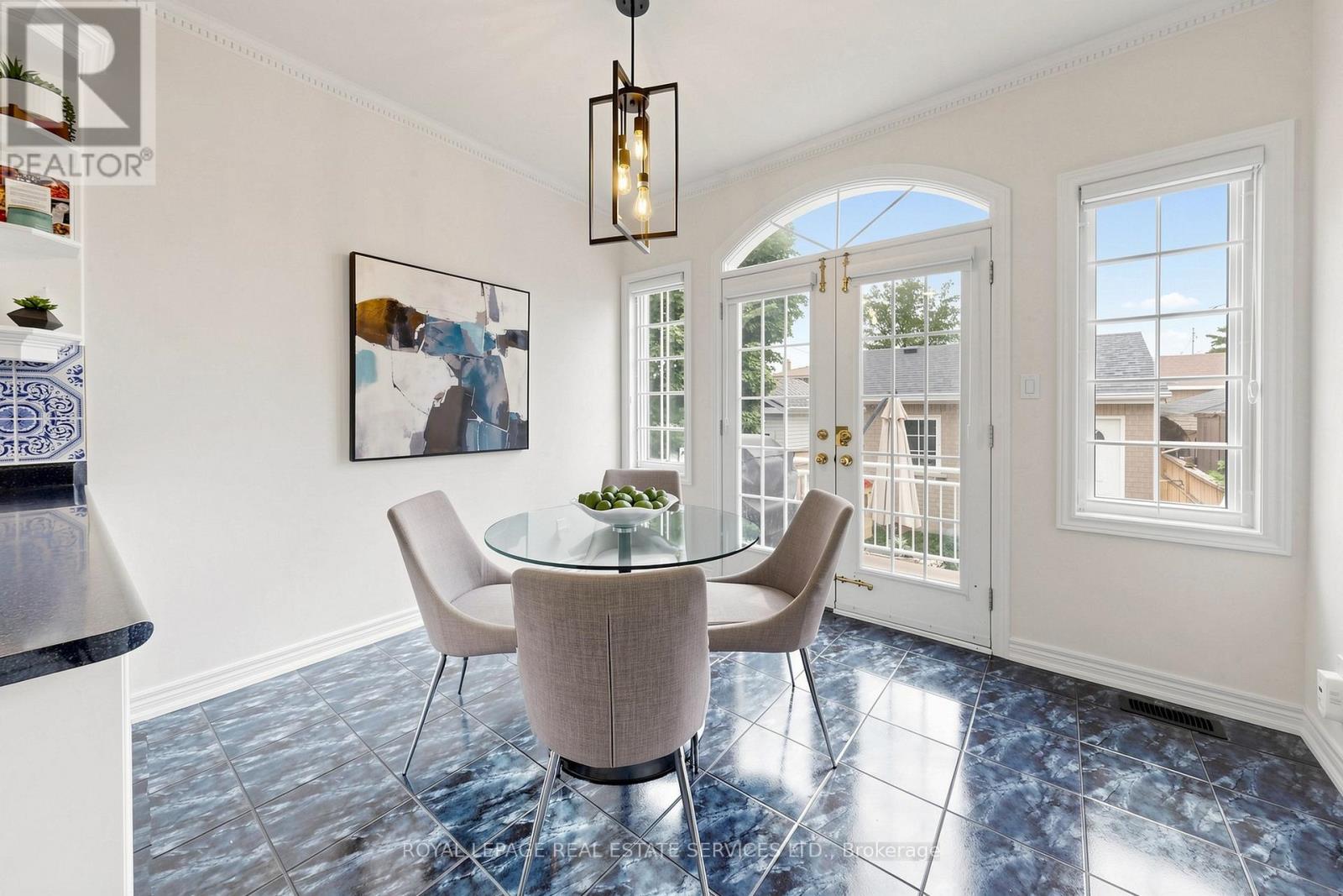256 EARLSCOURT AVENUE - 15