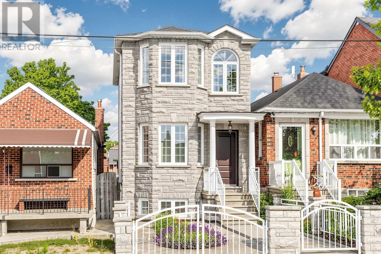 256 EARLSCOURT AVENUE - 2