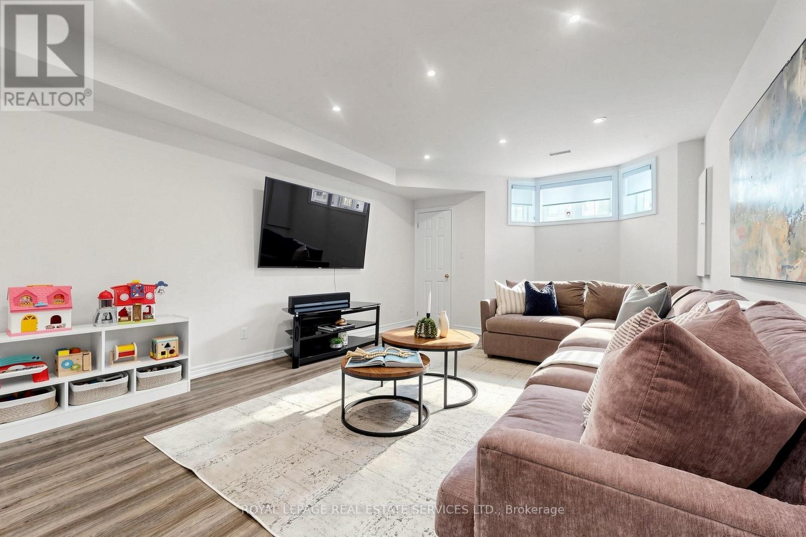 256 EARLSCOURT AVENUE - 25