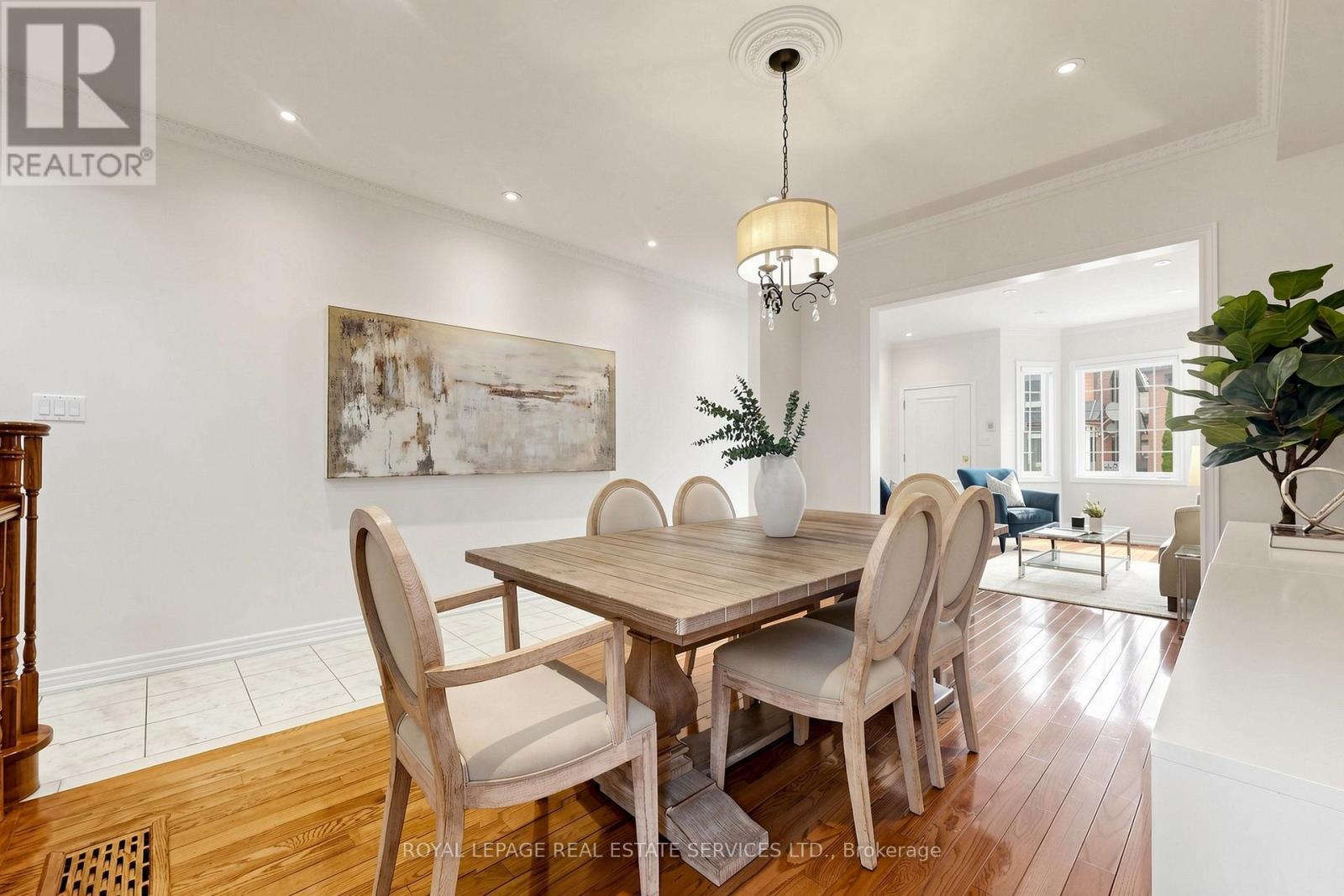 256 EARLSCOURT AVENUE - 9